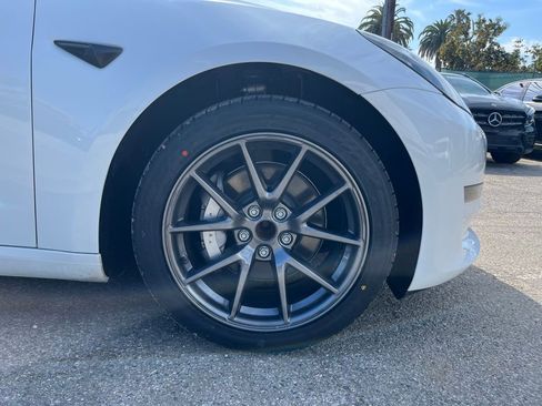 Used 2023 Tesla Model 3 Standard Range image 12