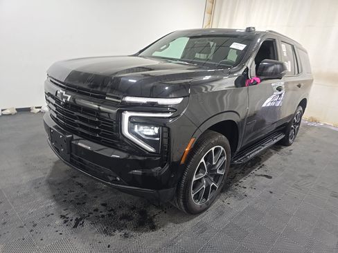 Used 2026 Chevrolet Tahoe RST w/ Comfort Package AWD/4WD image 3