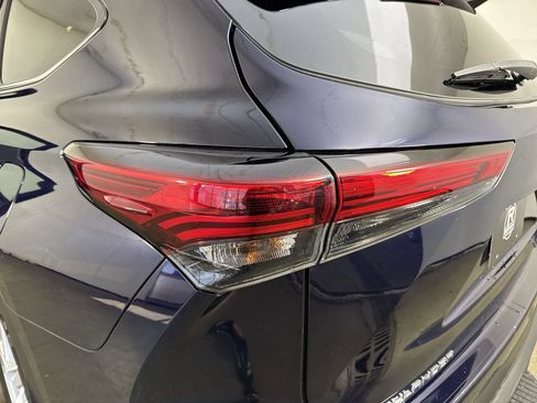 Used 2023 Toyota Highlander LE FWD image 39