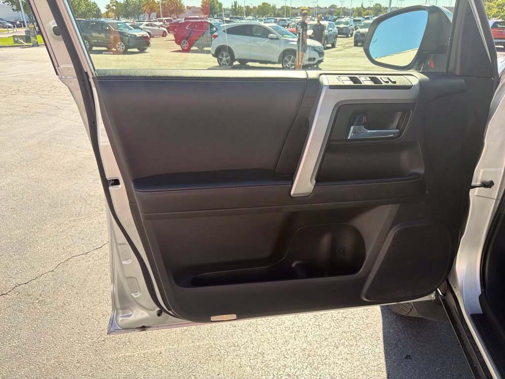 Used 2023 Toyota 4Runner SR5 Premium w/ Moonroof Package AWD/4WD image 24