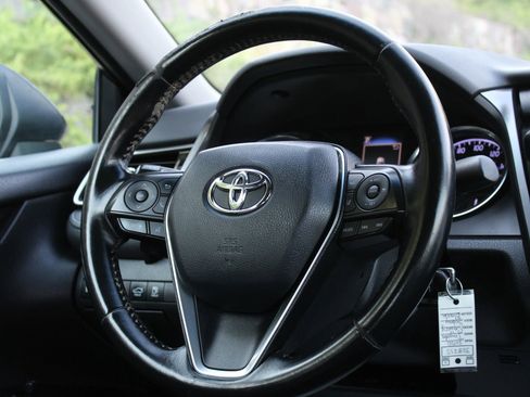 Used 2020 Toyota Camry SE FWD image 20