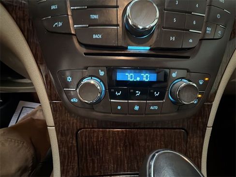 Used 2013 Buick Regal Premium image 17