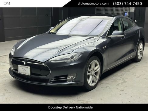Used 2014 Tesla Model S P85 image 1