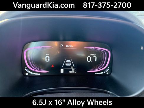 Certified 2025 Kia Soul LX w/ LX Technology Package FWD image 19