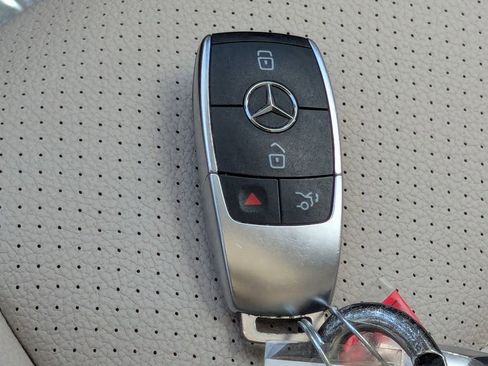 Certified 2022 Mercedes-Benz GLE 350 w/ Premium Package image 33