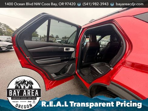 Used 2021 Ford Explorer Platinum w/ Equipment Group 601A AWD/4WD image 15