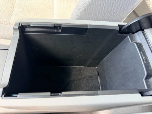Used 2012 Toyota Camry XLE FWD image 43