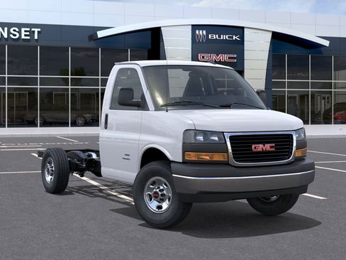 New 2025 GMC Savana 3500 w/ Power Convenience Package image 7