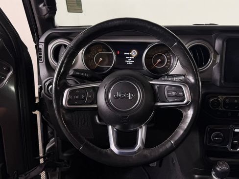 Used 2019 Jeep Wrangler Unlimited Sahara w/ Dual Top Group AWD/4WD image 16