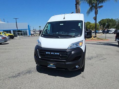 Used 2026 RAM ProMaster 2500 w/ Convenience Group FWD image 3