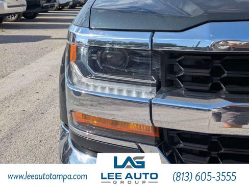 Used 2018 Chevrolet Silverado 1500 LT w/ LT Eassist Package AWD/4WD image 9