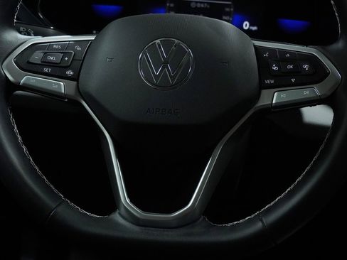 Used 2022 Volkswagen Taos SE image 15