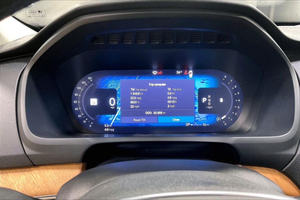 Certified 2025 Volvo XC90 B6 Plus w/ Protection Package Premier AWD/4WD image 14