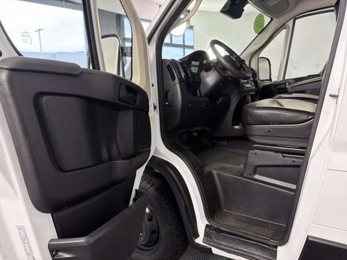 Used 2022 RAM ProMaster 2500 w/ Driver Convenience Group FWD image 16
