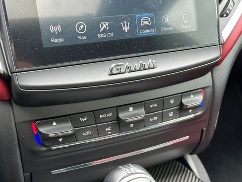 Used 2018 Maserati Ghibli S GranLusso RWD image 43