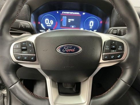 Used 2025 Ford Explorer Active image 28