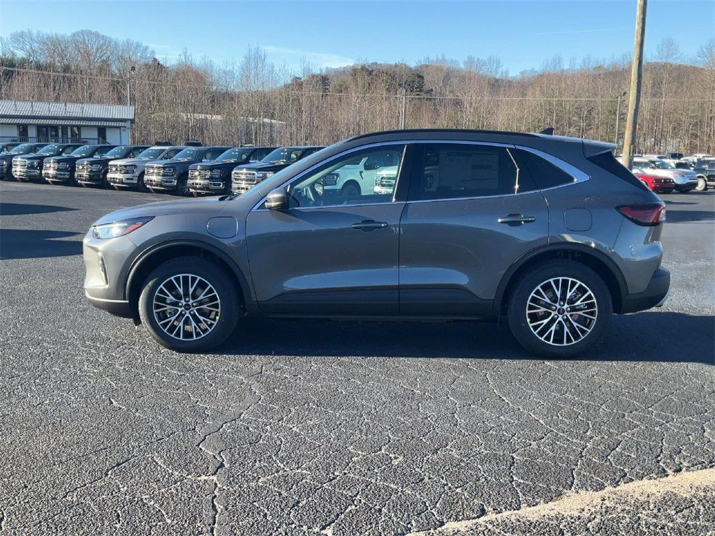 New 2025 Ford Escape SE FWD image 8