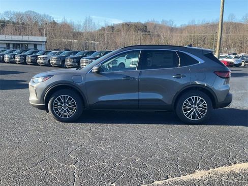 New 2025 Ford Escape SE FWD image 8