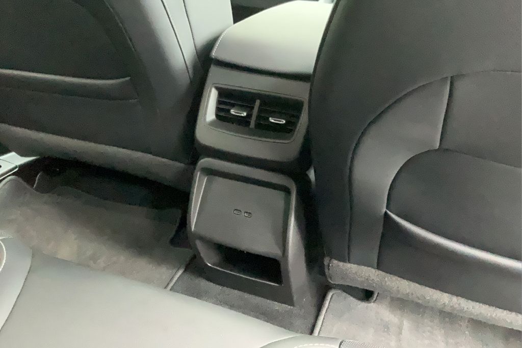 Used 2024 Chevrolet Equinox EV RS FWD image 21