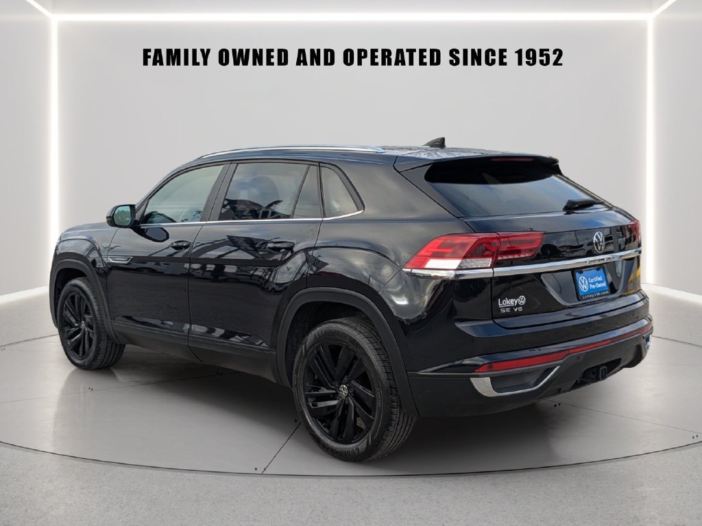 Used 2023 Volkswagen Atlas Cross Sport SE w/ Panoramic Sunroof Package FWD image 4