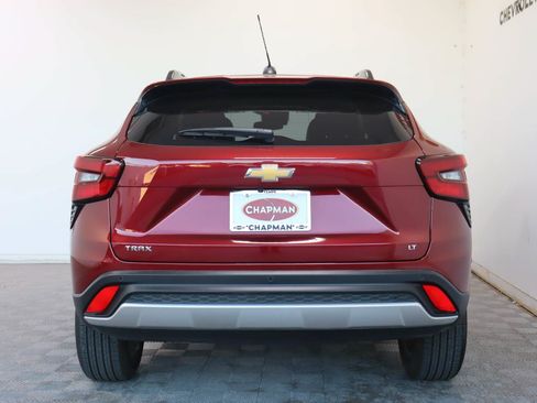 Used 2024 Chevrolet Trax LT w/ Driver Confidence Package FWD image 6
