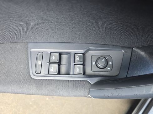 Used 2018 Volkswagen Tiguan S FWD image 26