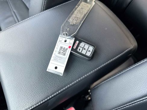 Used 2018 Honda CR-V Touring image 34