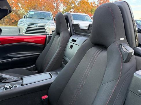 Used 2016 MAZDA MX-5 Miata Club image 19