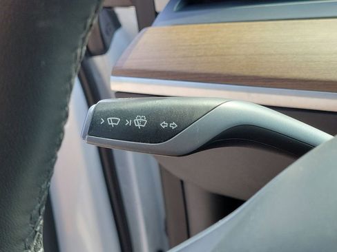Used 2022 Tesla Model Y Performance AWD/4WD image 36