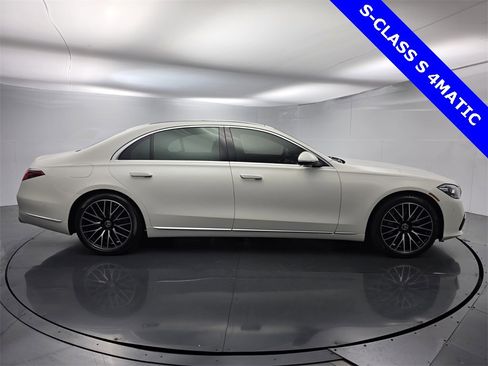 Used 2022 Mercedes-Benz S 500 4MATIC image 3