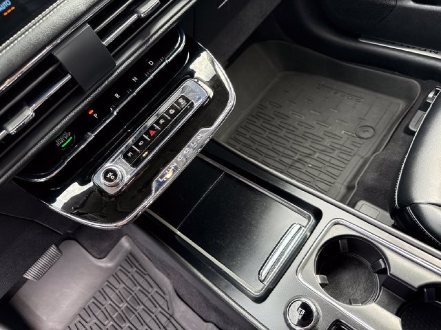 Used 2023 Lincoln Corsair AWD image 26