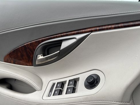 Used 2013 Buick LaCrosse Touring image 13