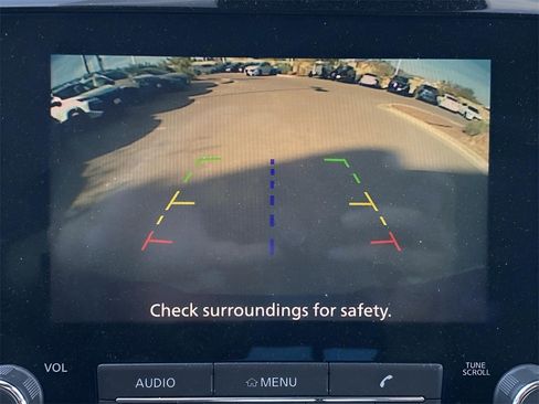 Used 2024 Nissan Titan SV image 12