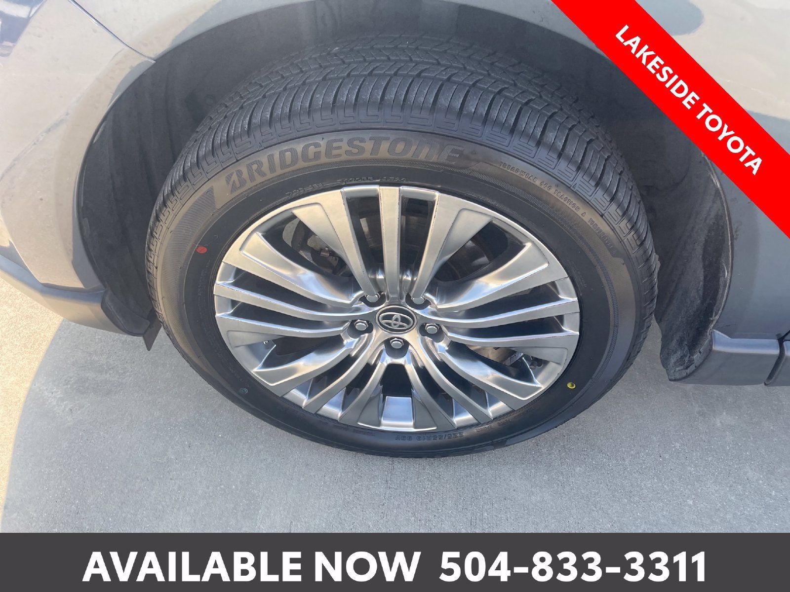 Used 2022 Toyota Venza XLE AWD/4WD image 13
