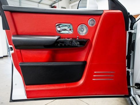 Used 2023 Rolls-Royce Phantom Sedan image 42