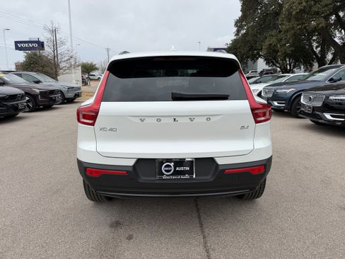 New 2026 Volvo XC40 B4 Plus w/ Protection Package Premier image 5