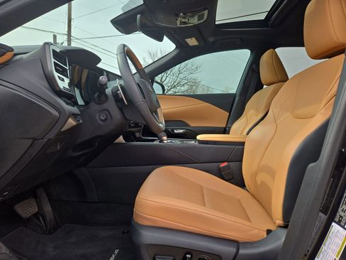 Certified 2024 Lexus RX 350 Premium w/ Accessory Package (Z1) image 16