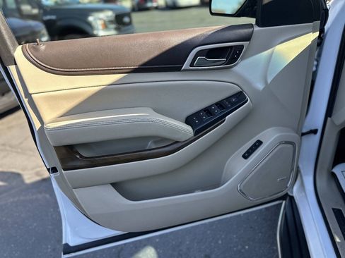 Used 2018 GMC Yukon Denali w/ Open Road Package AWD/4WD image 9