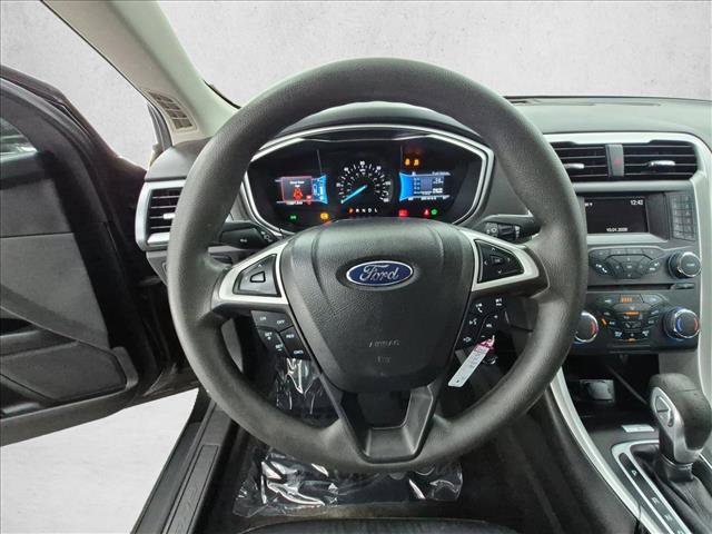 Used 2015 Ford Fusion SE FWD image 28
