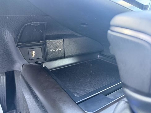 Used 2024 Toyota Camry SE w/ Convenience Package image 25