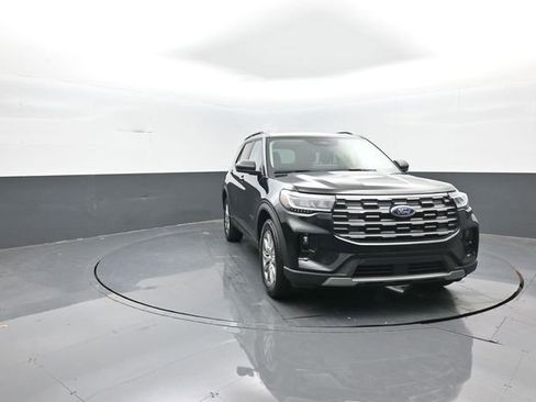 New 2026 Ford Explorer Active w/ Active Comfort Package image 2