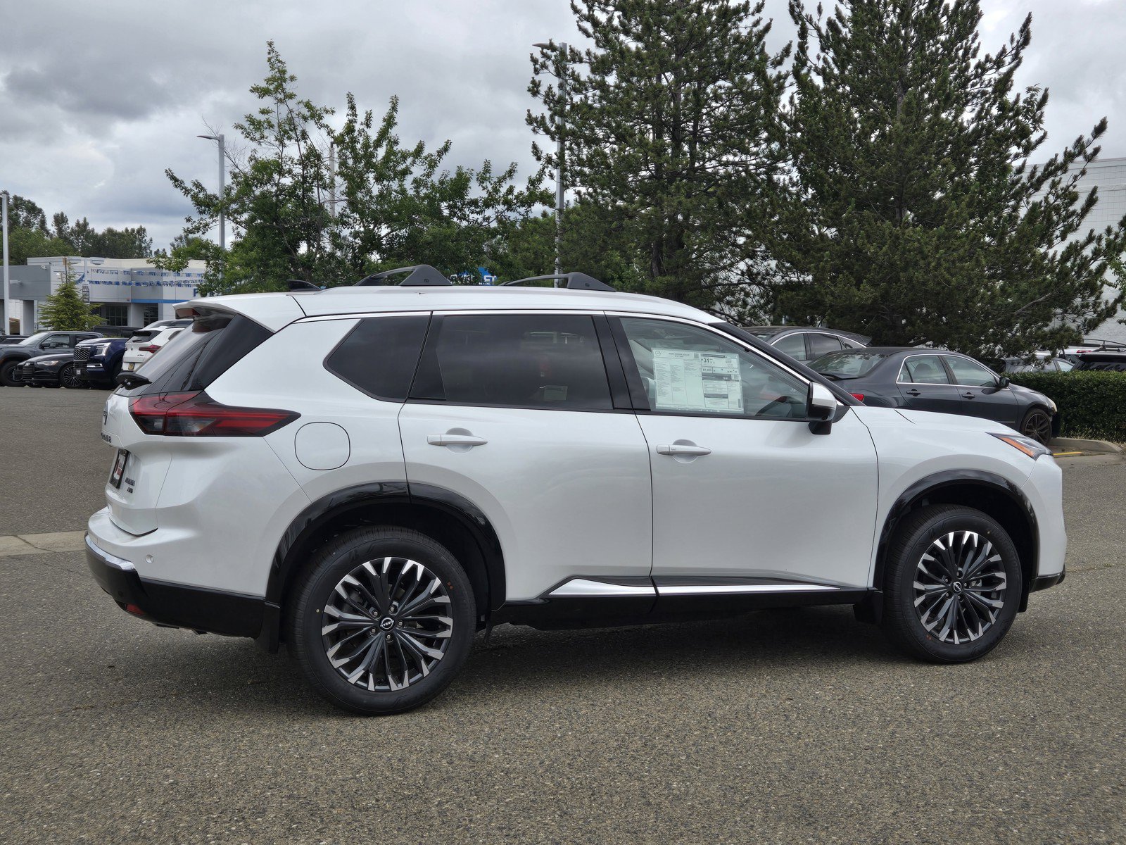 New 2026 Nissan Rogue Platinum w/ Platinum Premium Package AWD/4WD image 3