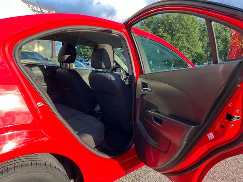 Used 2015 Chevrolet Sonic LT image 15