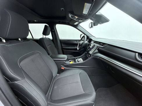 Used 2024 Jeep Grand Cherokee Laredo X w/ Trailer Tow Package image 14