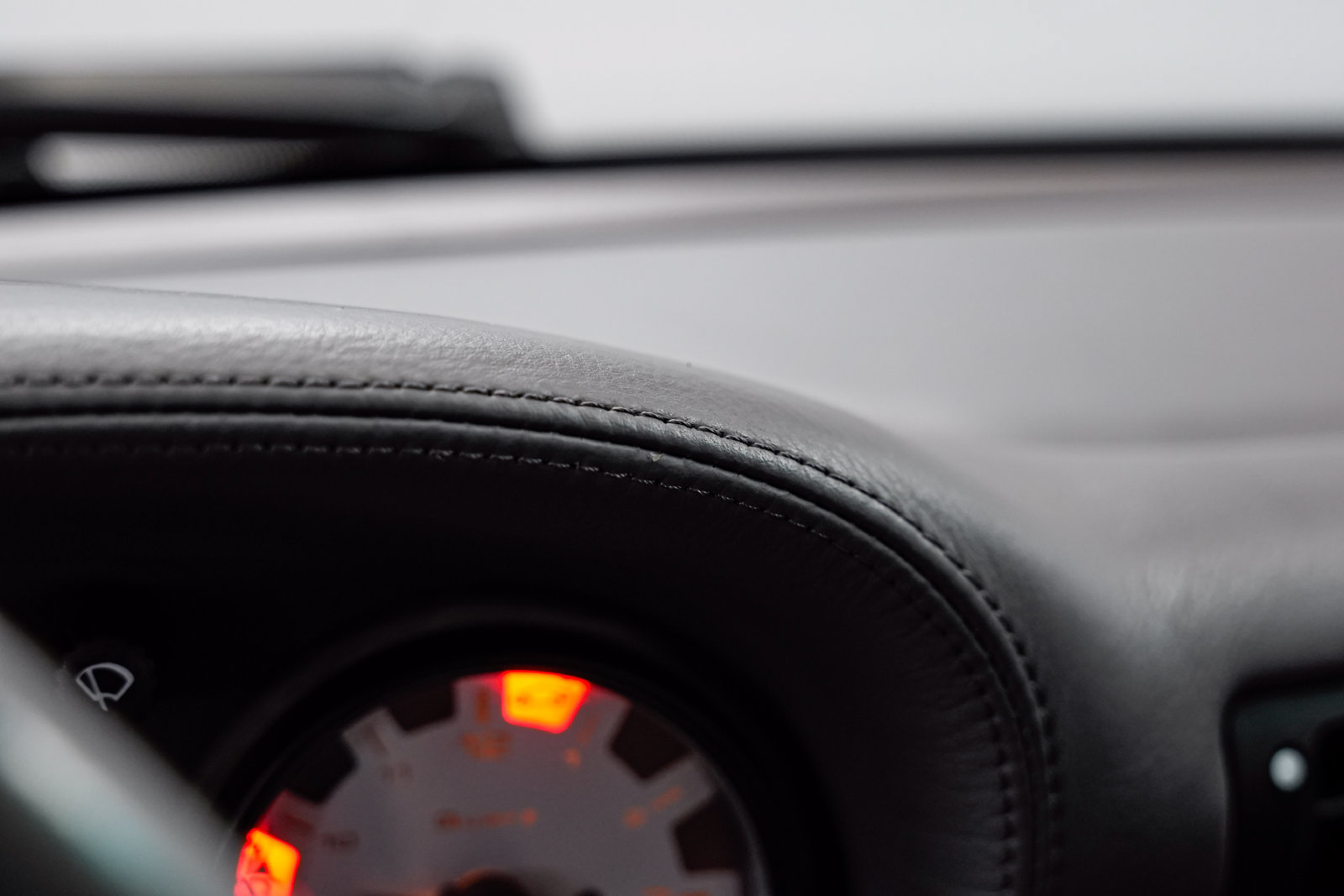 Used 1997 Porsche 911 Carrera RWD image 14