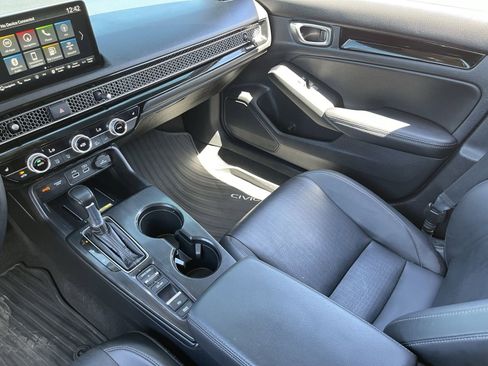 Used 2023 Honda Civic Touring image 18