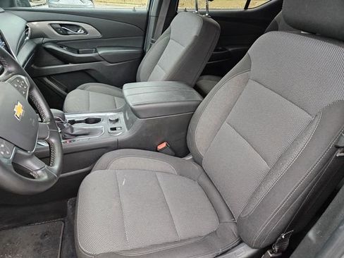 Used 2023 Chevrolet Traverse LT image 10