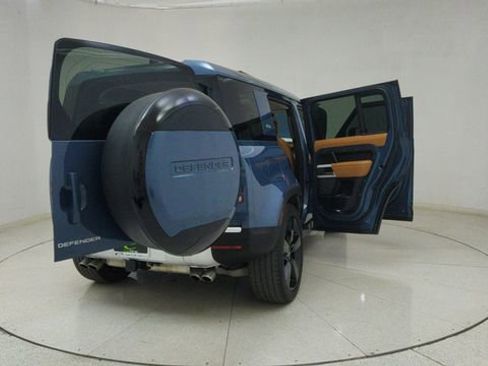 Used 2024 Land Rover Defender 110 SE image 78