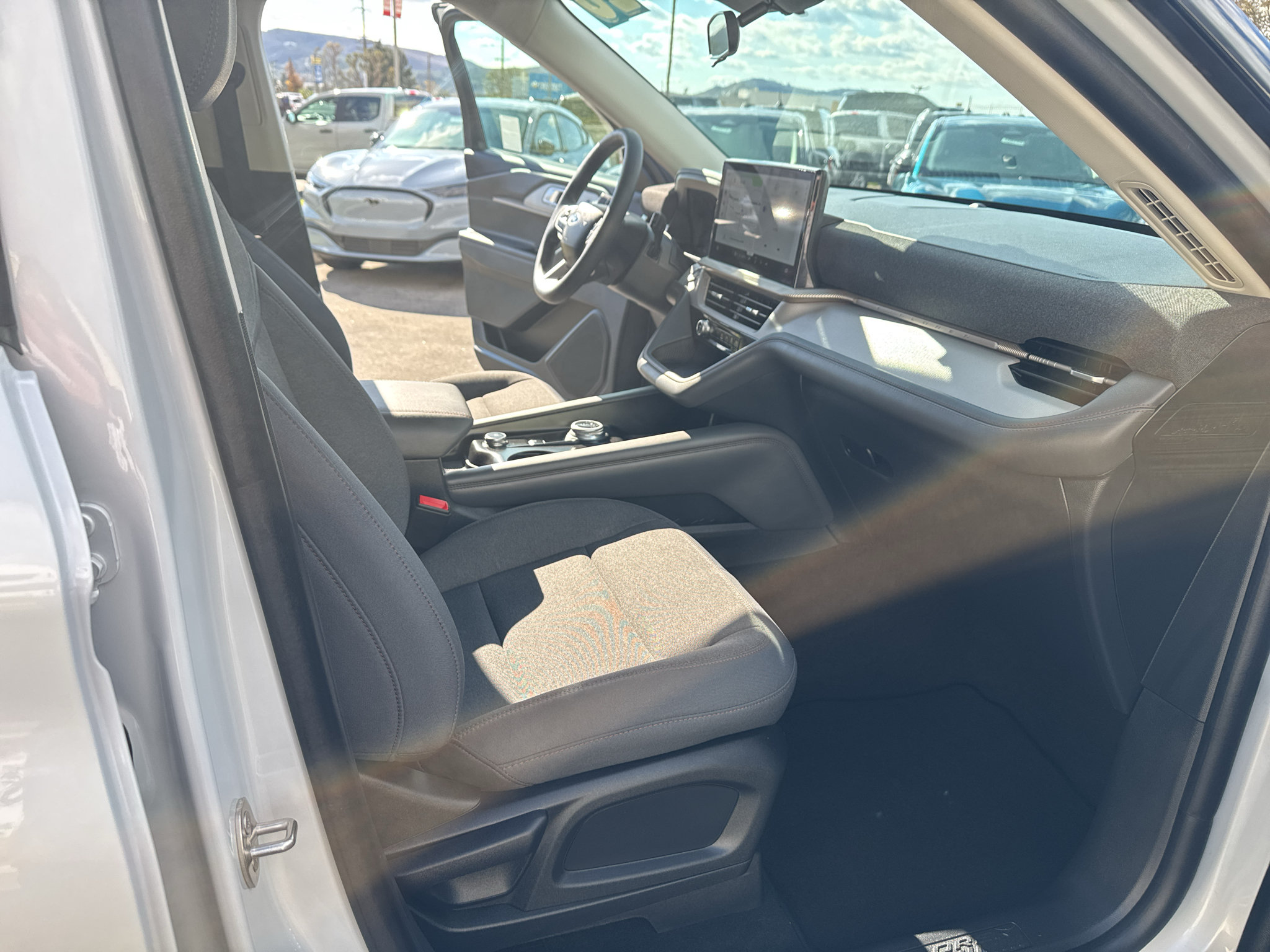 Used 2026 Ford Explorer Active RWD image 26