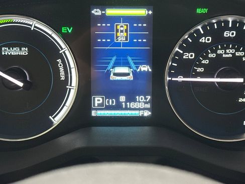 Used 2023 Subaru Crosstrek Hybrid image 32